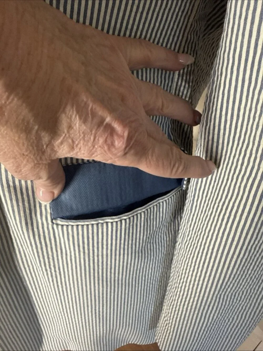 JoS A Bank Executive Seersucker Suit Men 48L 43W Pleated/Cuff Pant-Blue/White